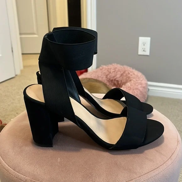 Black Spring Shoes - Picture 5 of 8